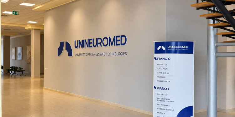 ingresso dell'università Unineuromed di Pozzilli