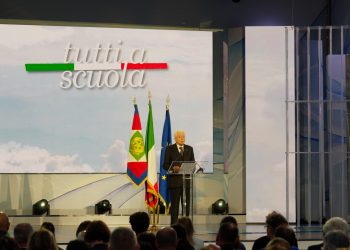 Sergio Mattarella ad Amatrice durante il discorso per l’inaugurazione dell’anno scolastico 2026/2027.