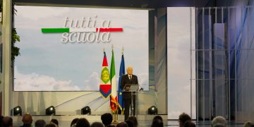 Sergio Mattarella ad Amatrice durante il discorso per l’inaugurazione dell’anno scolastico 2026/2027.