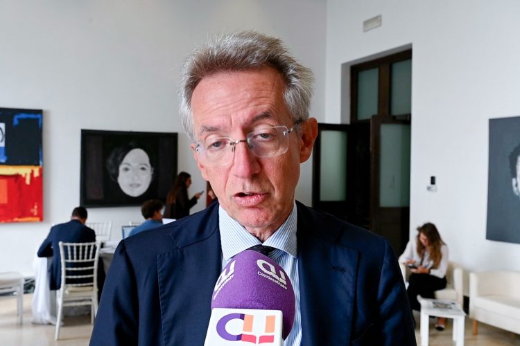 Il sindaco di Napoli Gaetano Manfredi ai microfoni di Corriereuniv
