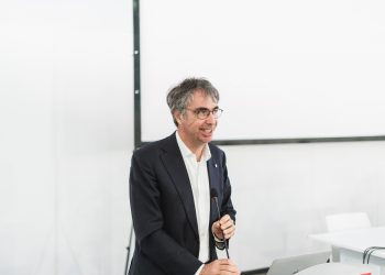Riccardo Faccini in aula allo Young International Forum
